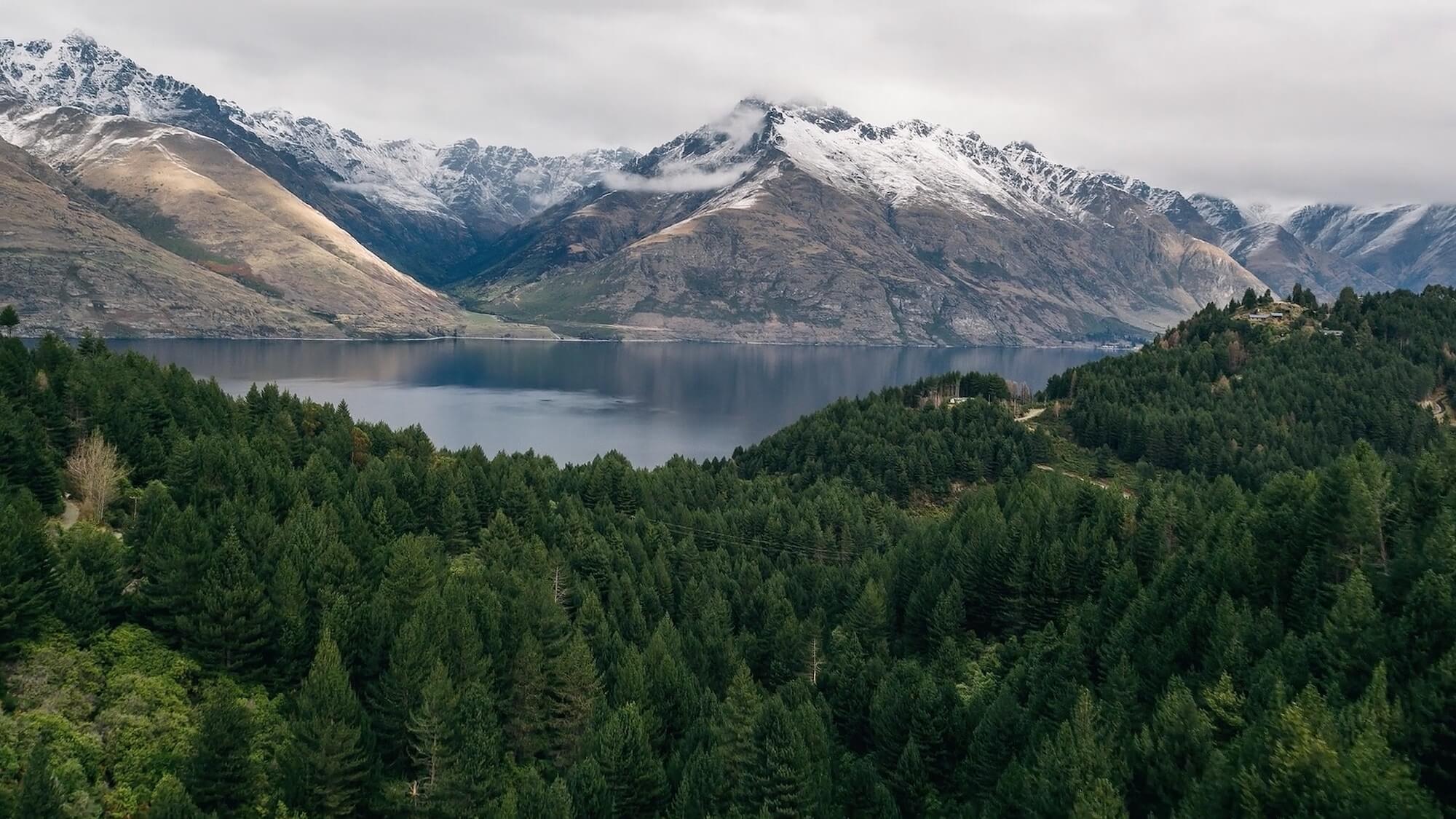 New Zealand – Land of Light and Shadow